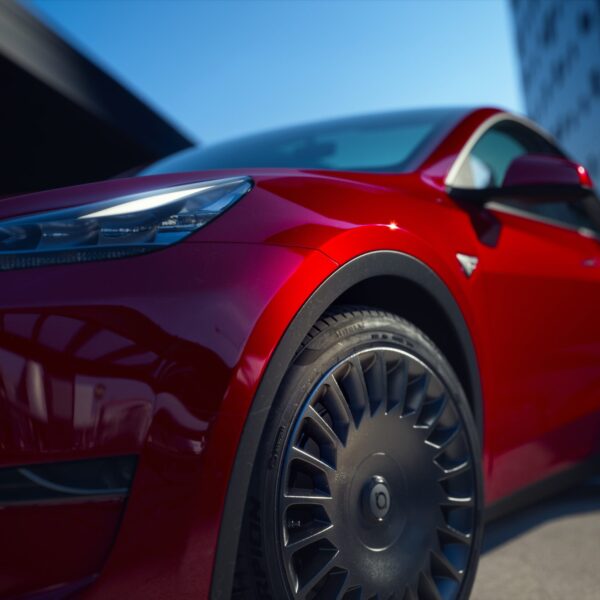 The New Aero 19" Razor Rims - Onyx - Tesla Model Y