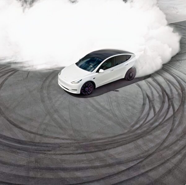 Tesla Model Y Modalità Drift - Ingenext Accelerazione Boost